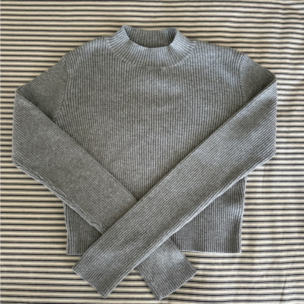 Brandy Melville Gray Ribbed Mock-neck Sweater (OS)